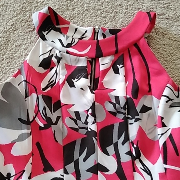 Gabby Skye sleeveless dress shoes off your waist - Picture 4 of 8